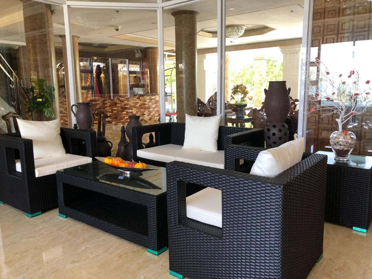 Em Royalle Hotel & Beach Resort San Juan  Eksteriør billede